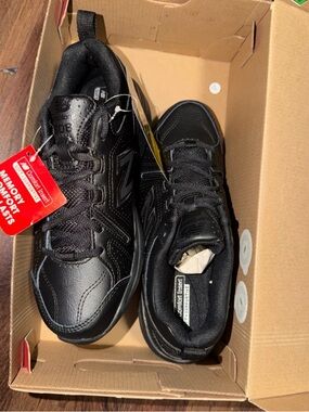 New Balance 608v5 Men's Sz 5. Women Sz 6.5 Leather Slip Resistant Sneaker Black